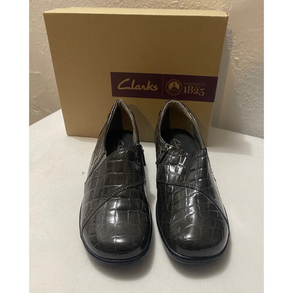 Clarks Women's Brown Faux Crocodile Embossed Slip On Shoes Side Zip Comfort 6.5W - Picture 1 of 9